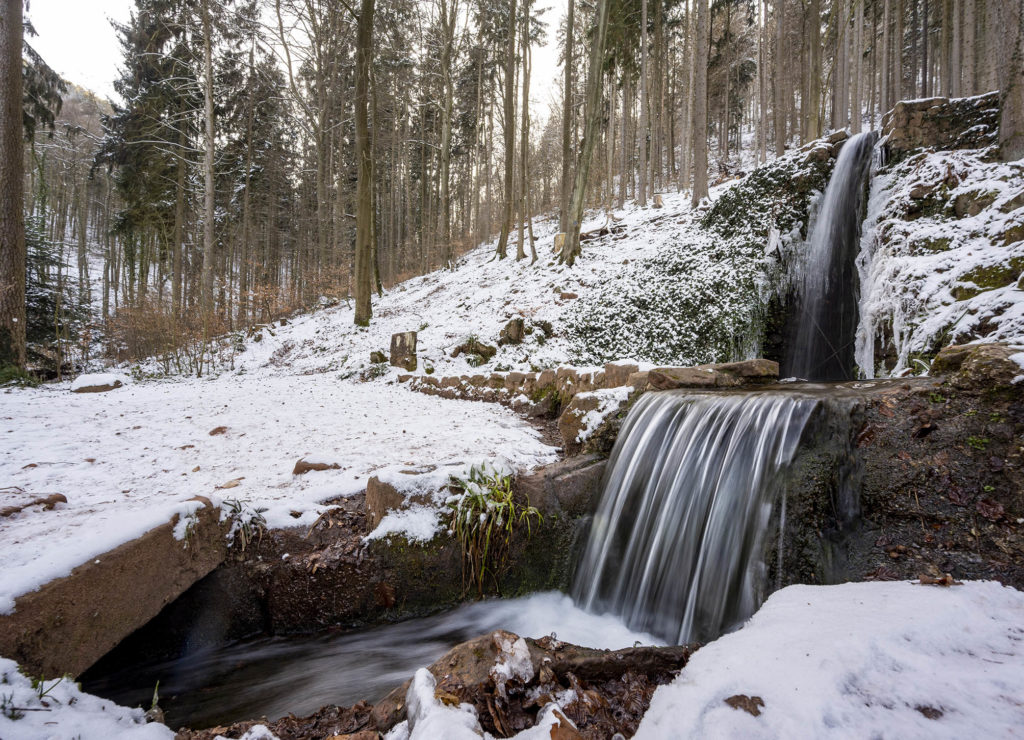 Hilschbachquelle im Schnee