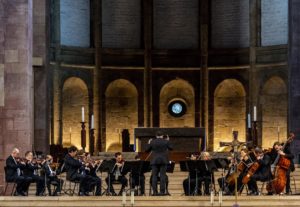 Orchester im altarraum des Kaiserdoms zu Speyer