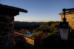 Blick aus dem Ferienhaus in Saint-Sébastien-d'Aigrefeuille auf die Cevennen bei Sonnenaufgang