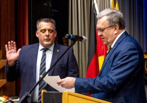 Körner vereidigt Knörr